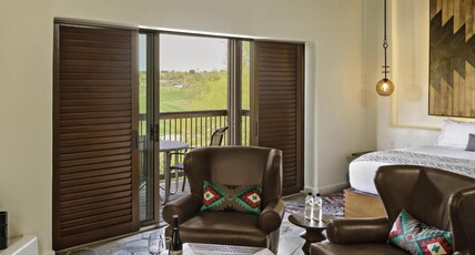 Boulders Resort & Spa Scottsdale, Curio Collection by Hilton Room Type - 1KNG MOB HEARNG ACC RI-SHW