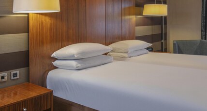 DoubleTree by Hilton Stratford-Upon-Avon, United Kingdom Room Type - TWIN ACCESSIBLE ROOM