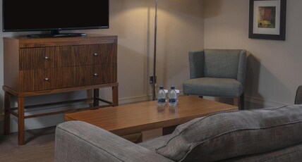 DoubleTree by Hilton Stratford-Upon-Avon, United Kingdom Room Type - KING JUNIOR SUITE