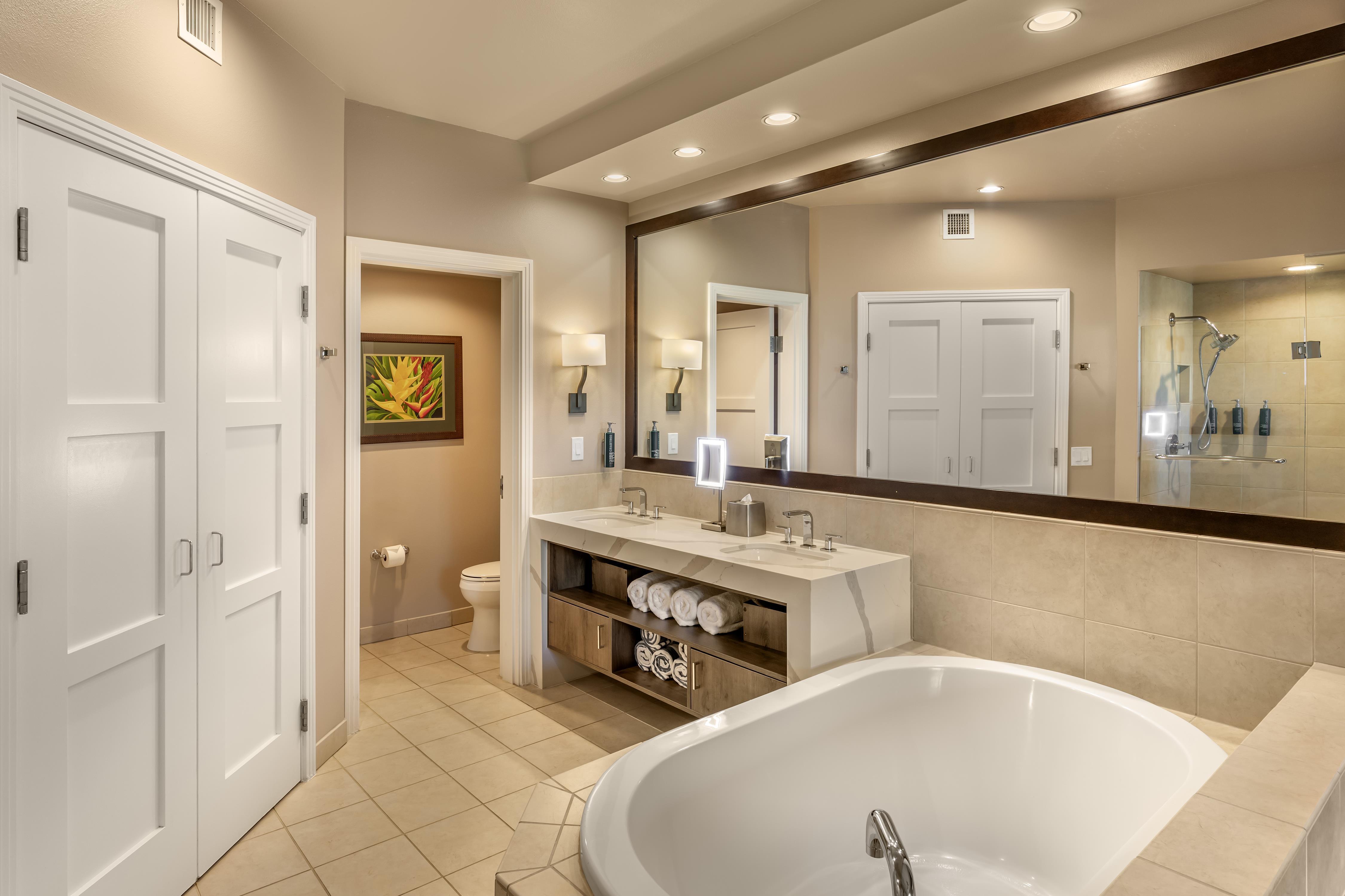 Kohala Suites by Hilton Grand Vacations - Tap to explore photos