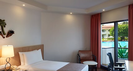 Holiday Inn Resort Room Type - Twin Bed Standard Pool View Smoking Holiday Inn Resort Room Type - Twin Bed Standard Pool View Smoking