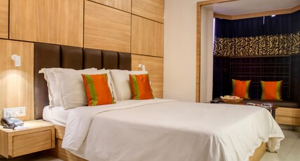 Roland Hotel Room Type - Premier Room with Bay Window Seating