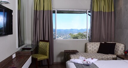 Sinclairs Retreat Ooty Room Type - Premier Room