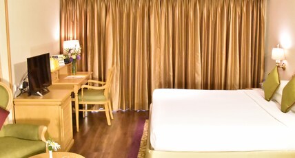 The Carlton Room Type - Deluxe Suite with Small Balcony