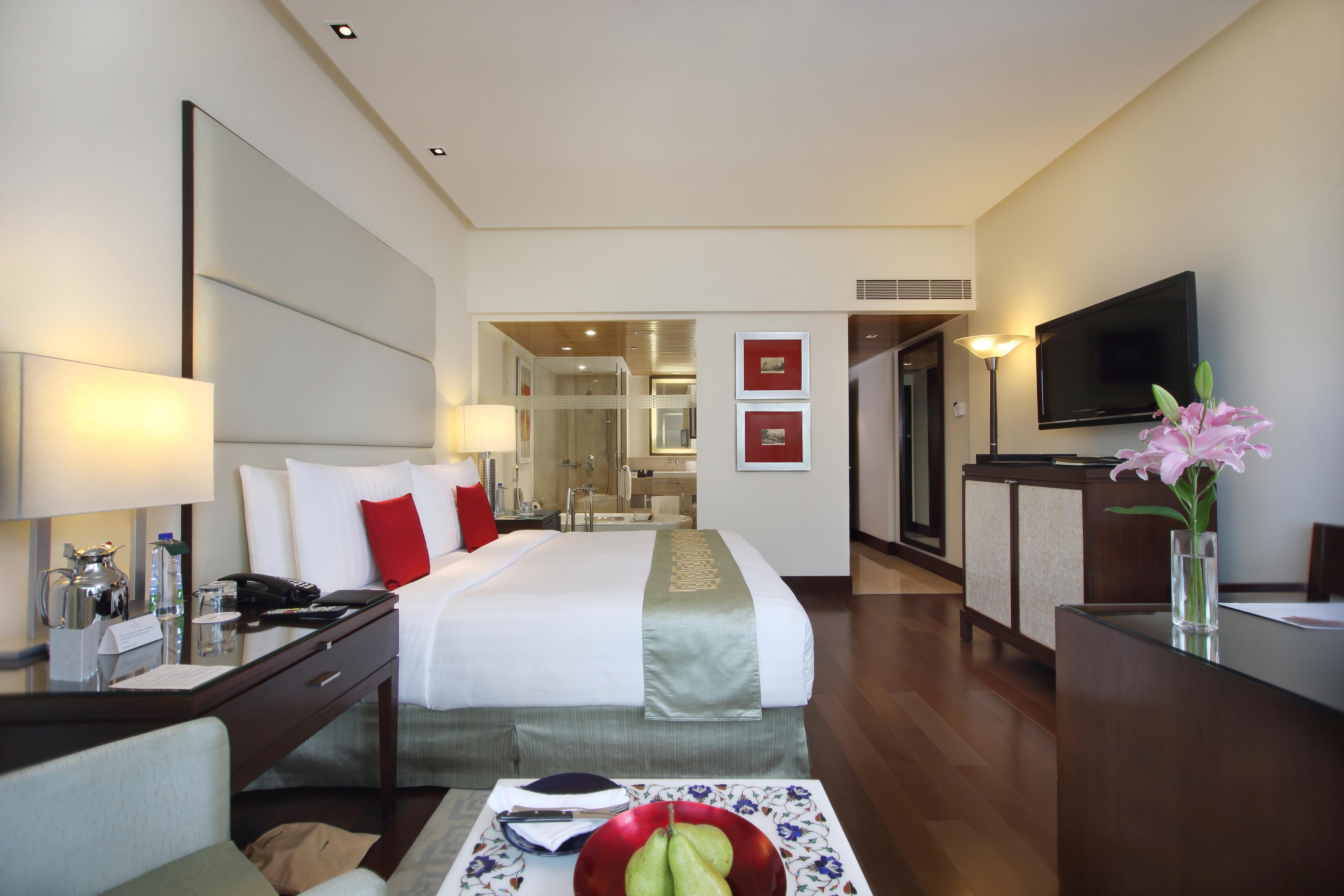 The Oberoi, Mumbai Room Type - Luxury Rooms