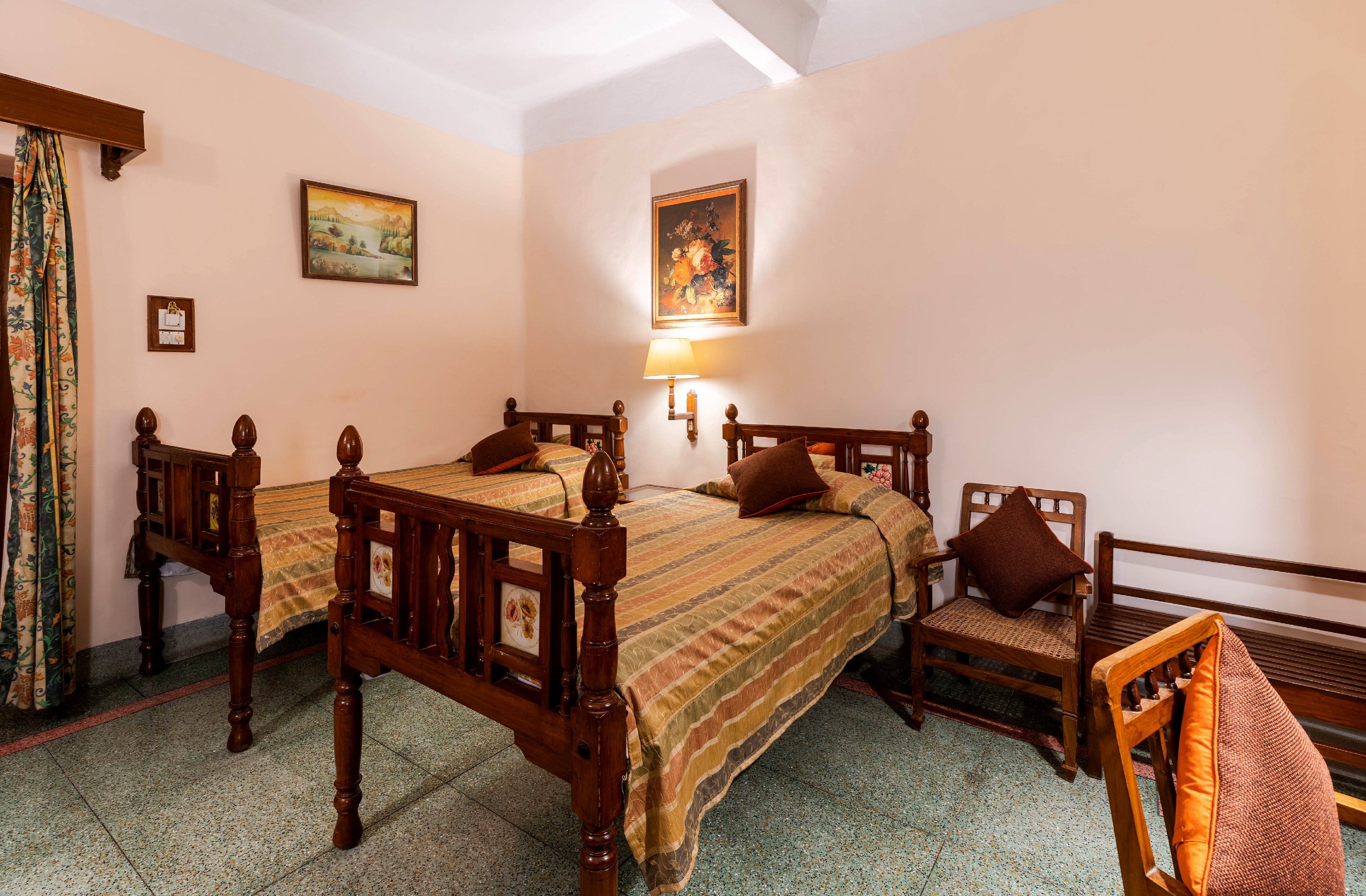 Hotel Karni Bhawan - Tap to explore photos