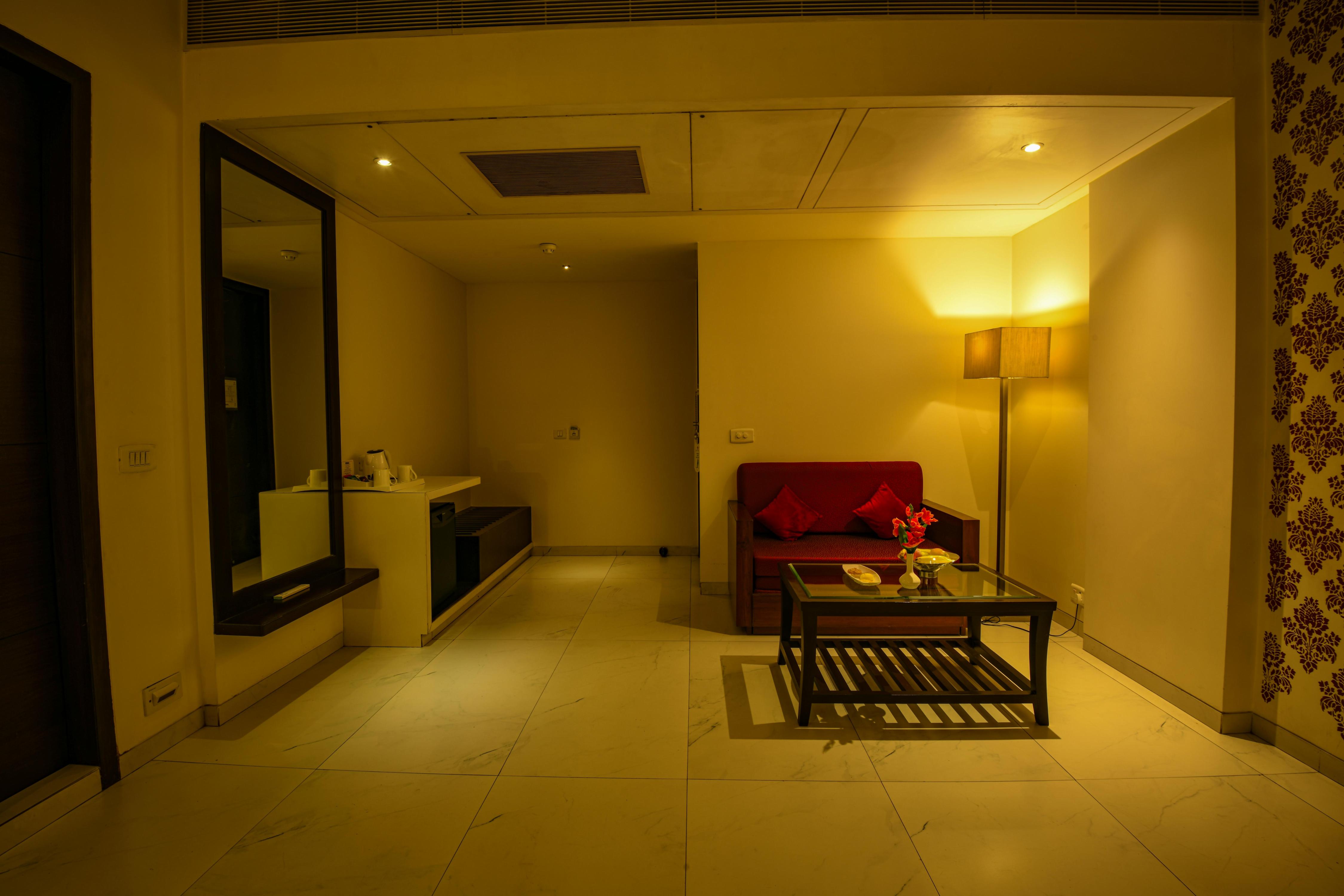 Hotel Kanha Shyam - Tap to explore photos