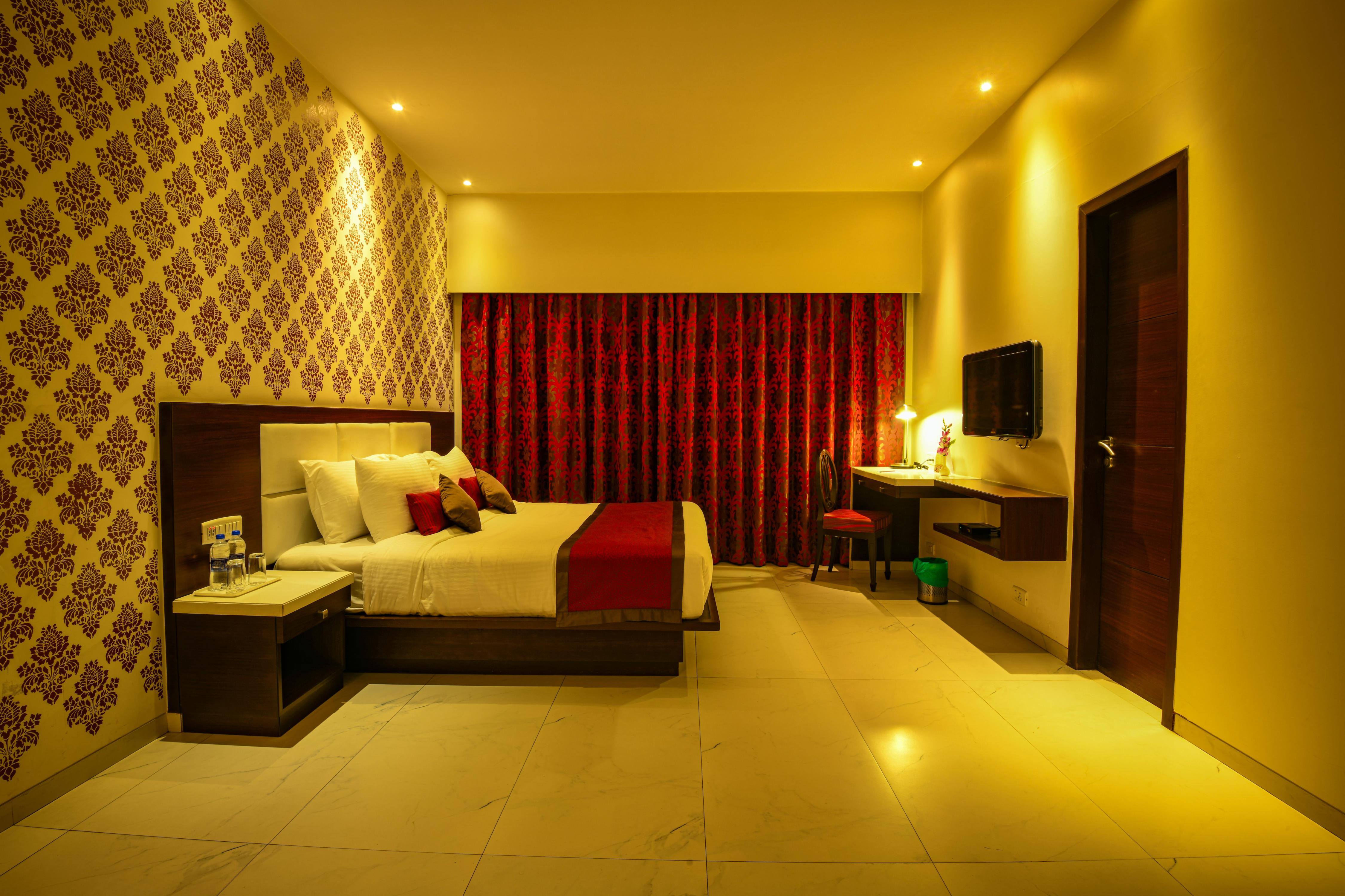 Hotel Kanha Shyam - Tap to explore photos