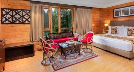 Heevan Retreat - Gondola & Ski Slope Side - Alpine Luxury Room Type - Deluxe Suite - Pine View
