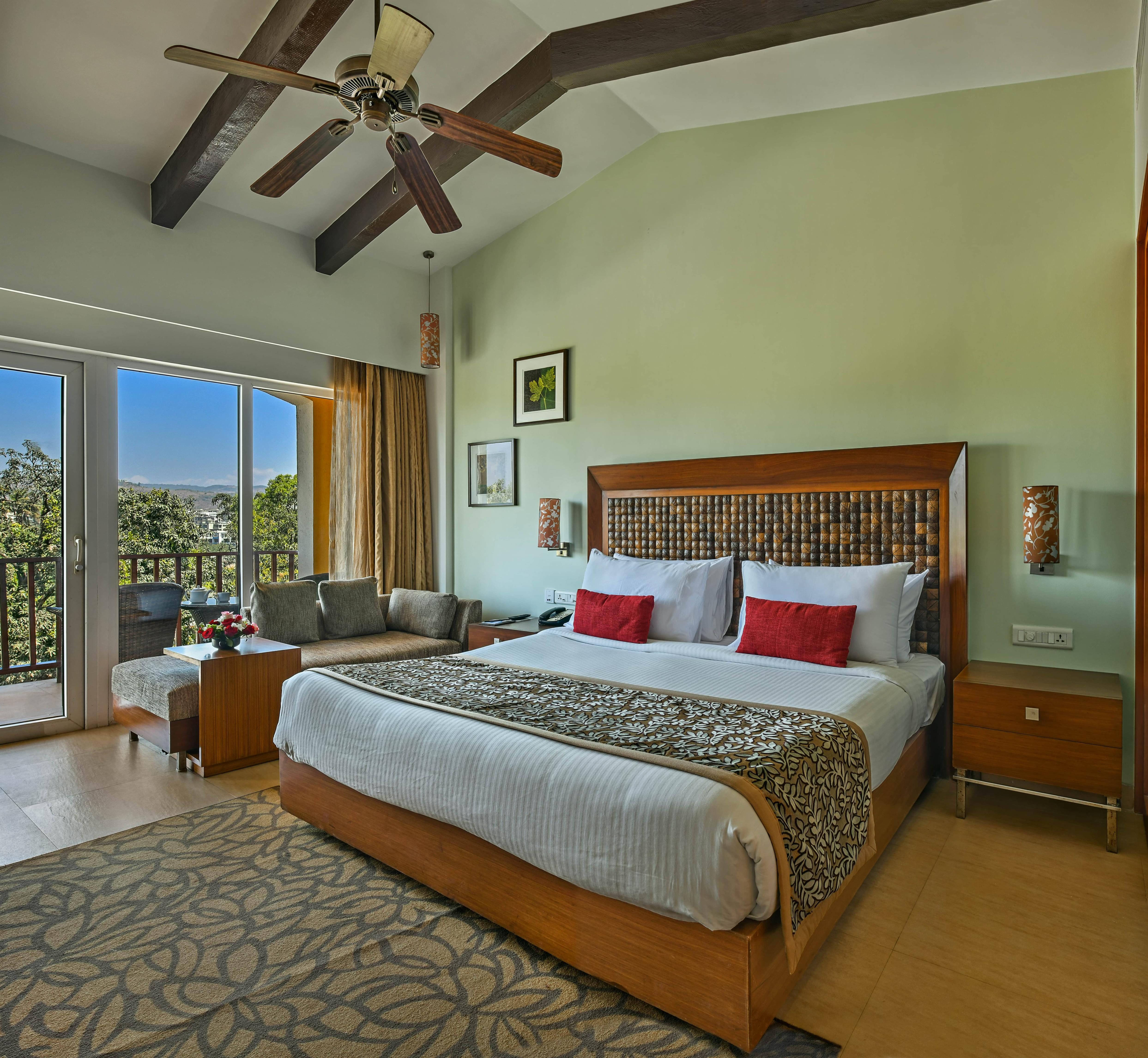 Fariyas Resort Room Type - Classic King