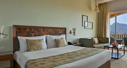 Fariyas Resort Room Type - Classic Deluxe King