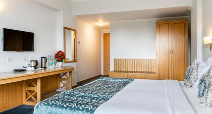 TOSHALI ROYAL VIEW,SHIMLA Room Type - Royal Executive Deluxe Valley View Without Balcony TOSHALI ROYAL VIEW,SHIMLA Room Type - Royal Executive Deluxe Valley View Without Balcony