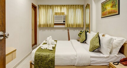 Hotel Maruti Ahmedabad Room Type - Super Deluxe King Bed Room
