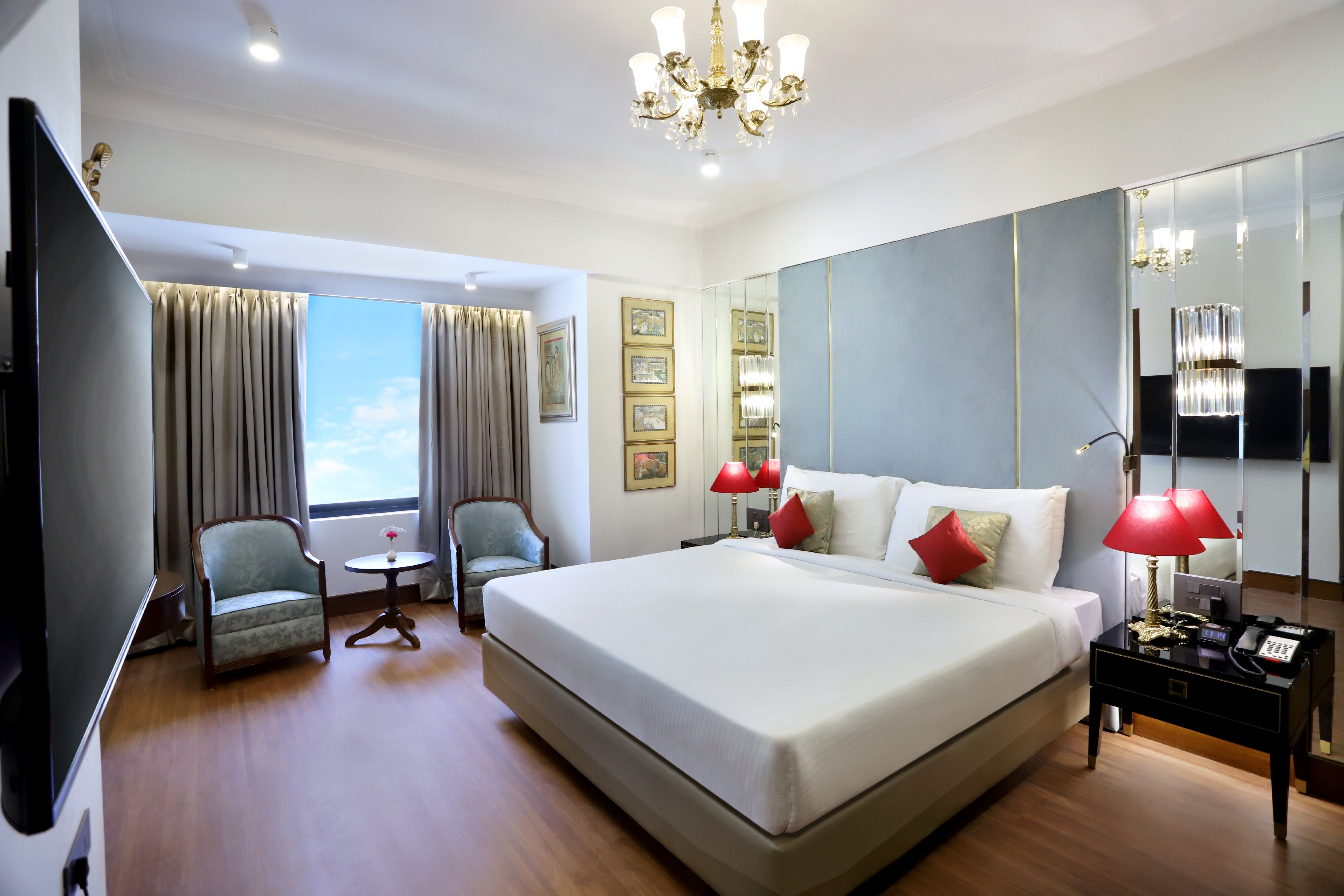 The Ambassador, Marine Drive Room Type - Luxury Suite