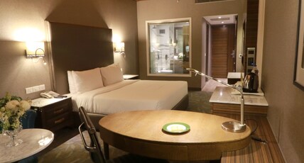 Piccadily Room Type - Premium Double Bed Room