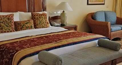 The Lalit Golf & Spa Resort Room Type - Luxury Suite - King with Balcony Bathtub