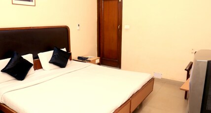 Hotel Relax Doon Room Type - Standard Room without AC