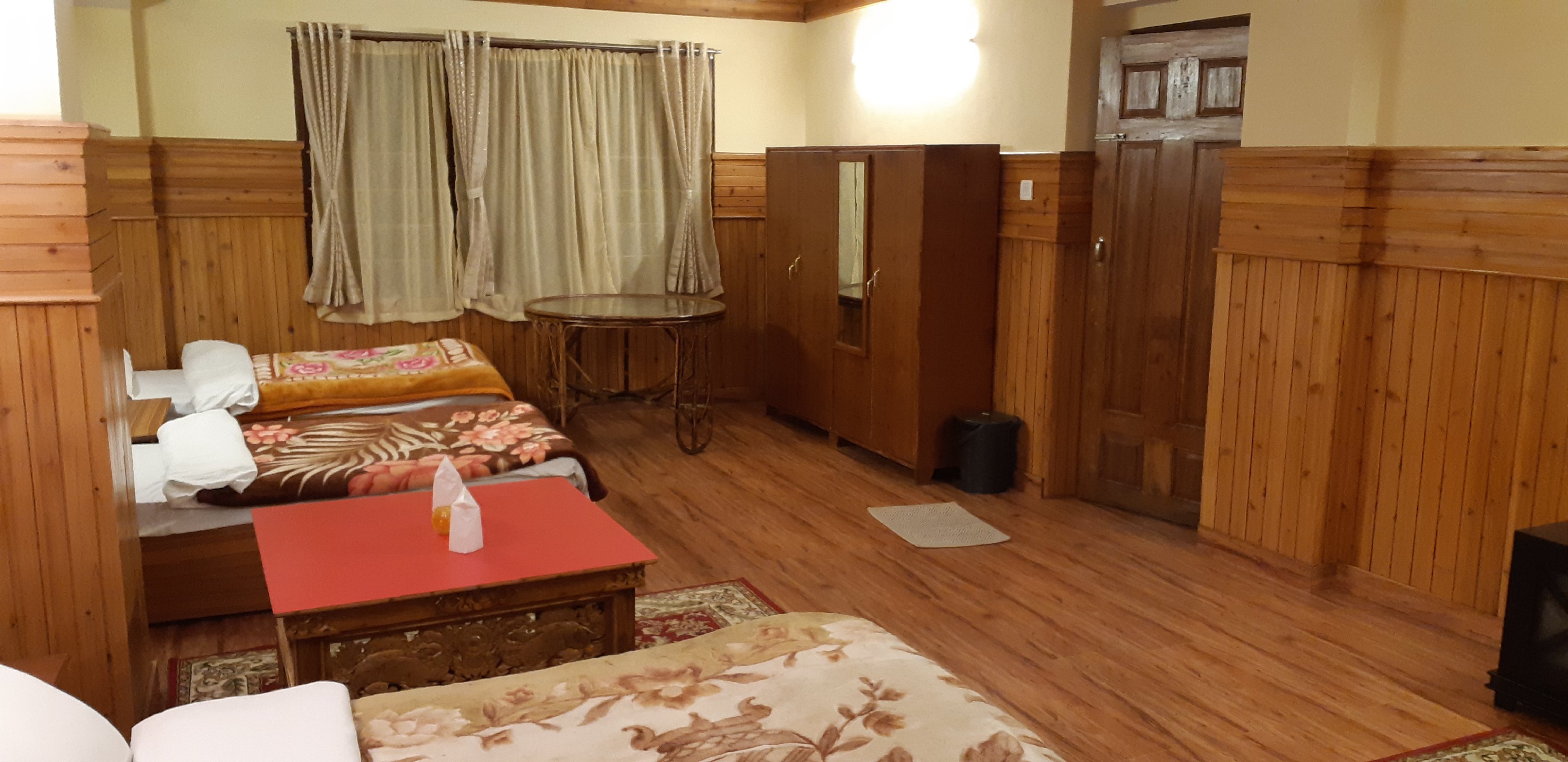 Snowlion Homestay - Tap to explore photos