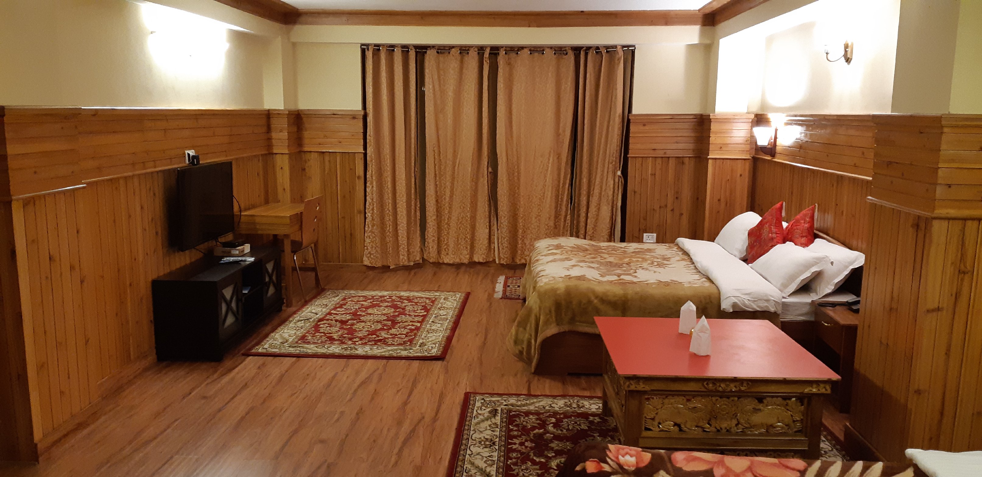 Snowlion Homestay - Tap to explore photos