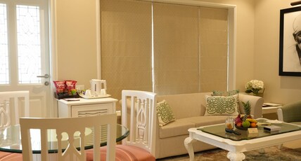 Sun-N-Sand Room Type - Luxury Suite
