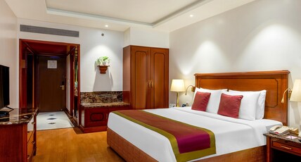 The Orchid Hotel Mumbai Vile Parle Room Type - Premier Room with King or Twin Bed