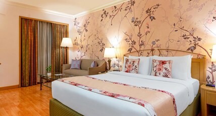 The Orchid Hotel Mumbai Vile Parle Room Type - Deluxe Room King with Bathtub