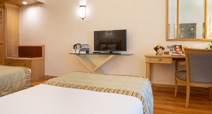 The Orchid Hotel Mumbai Vile Parle Room Type - Deluxe Room Twin with Bathtub