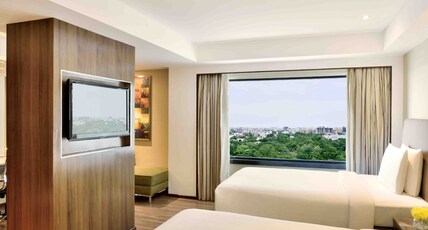Courtyard by Marriott Chennai Room Type - Executive Deluxe Twin with Seating Area