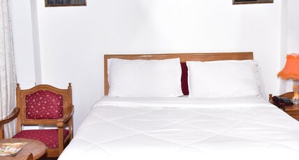 Snow King Retreat - The Heaven Room Type - Superior Room with One Double Bed For 2 Pax with Swing /Lawn/ Mountain View