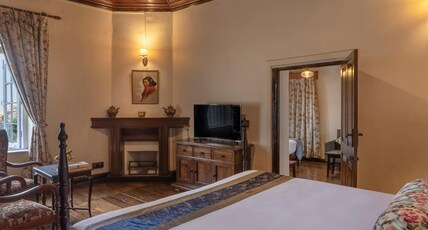 Sterling Park Kalimpong Room Type - Maharaja Dinajpur Family Suite