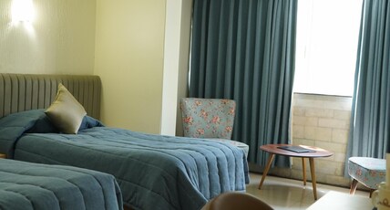 Hotel Diplomat Colaba Room Type - Deluxe Room