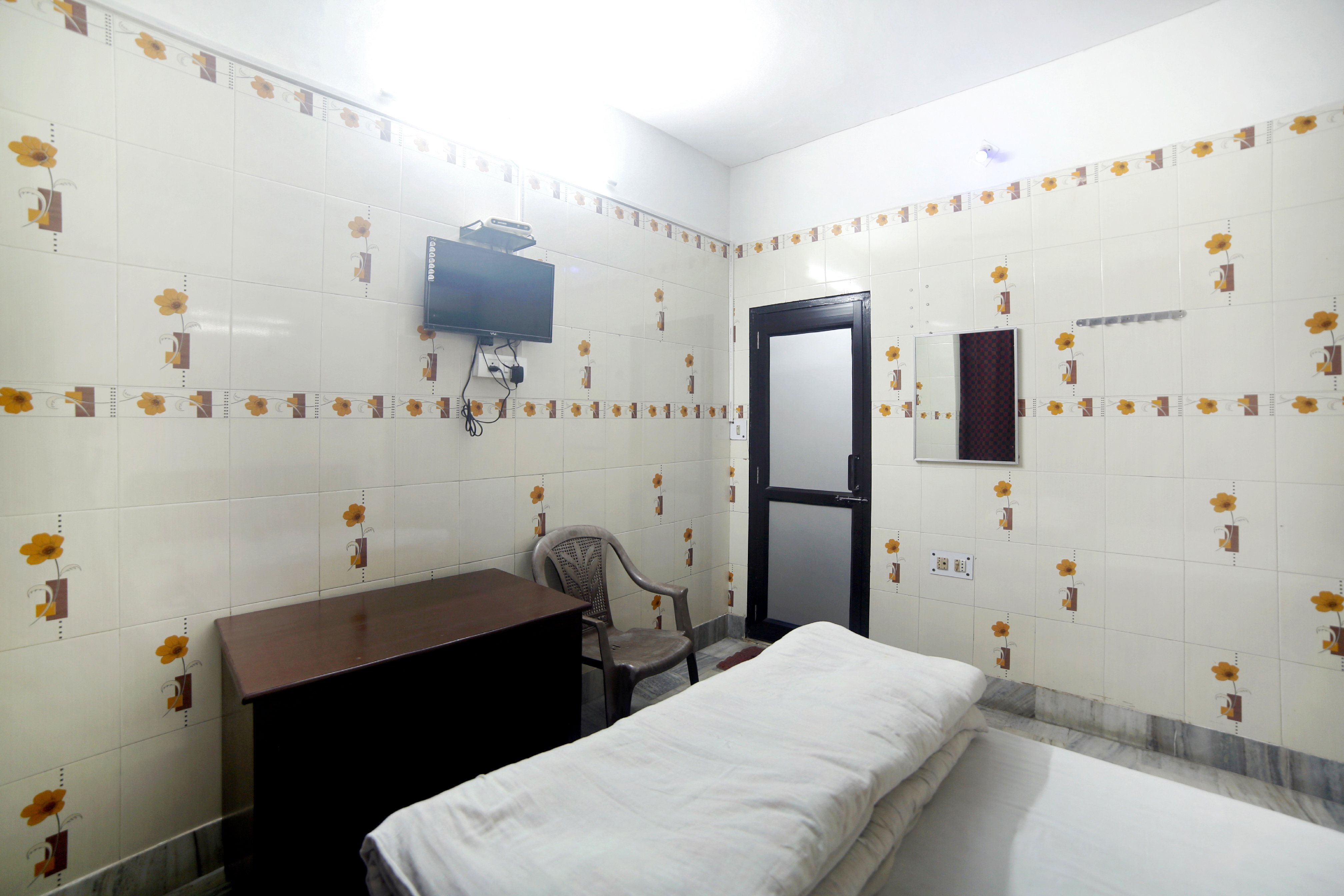 Hotel Milap Mansion - Tap to explore photos
