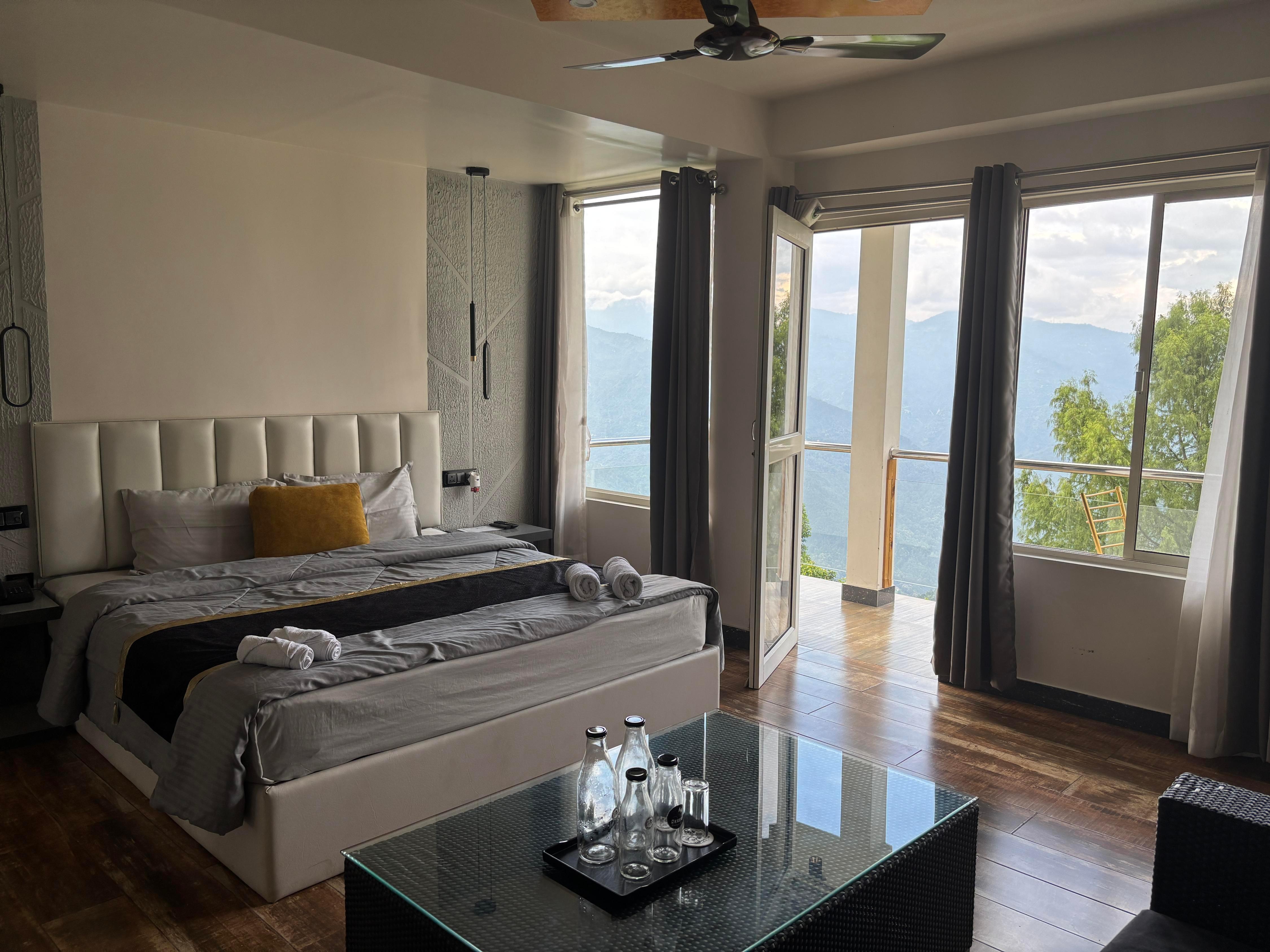 Soods Himalayan Vista Room Type - Premier Mountain View with Private Balcony