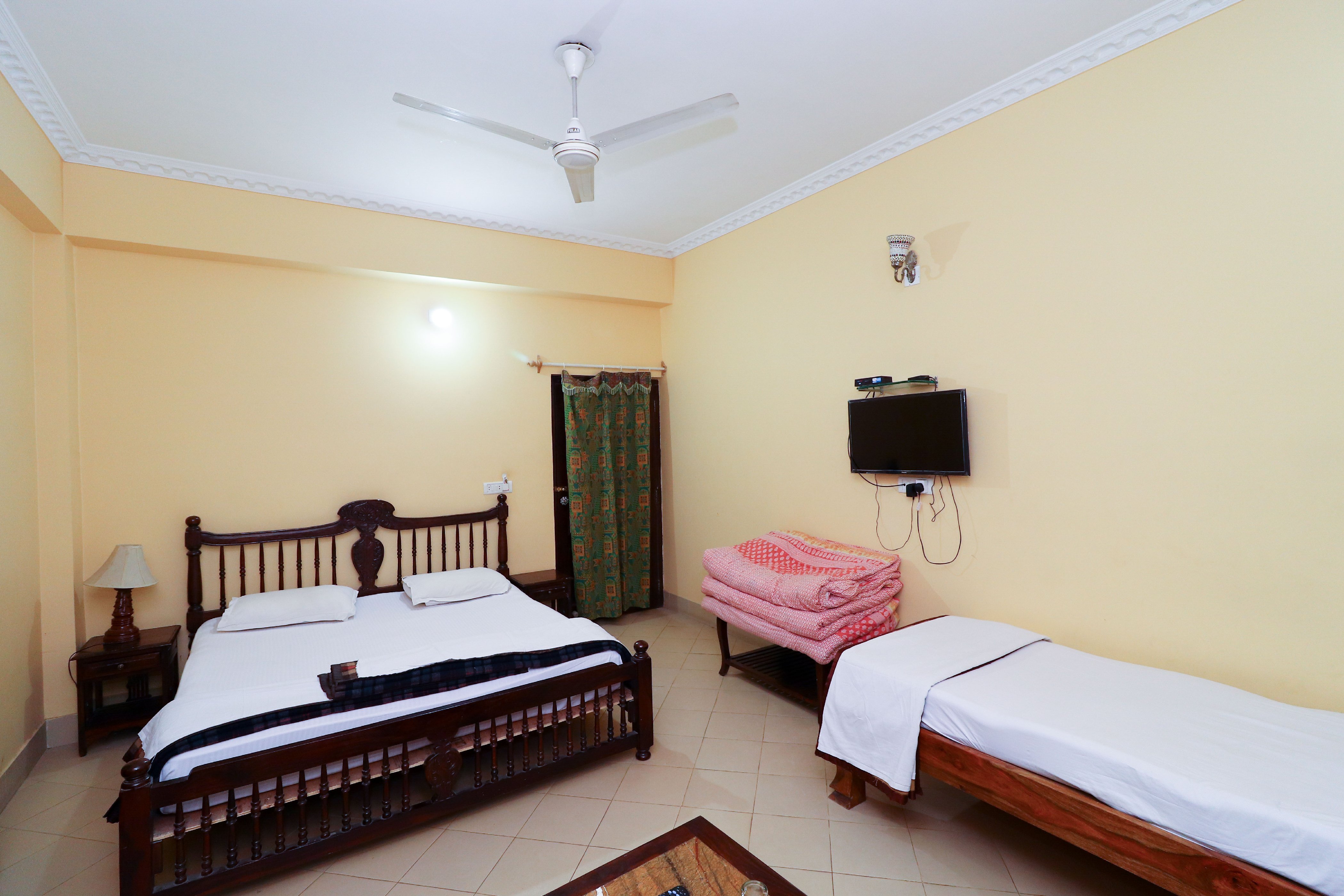 Desert Winds - Tap to explore photos