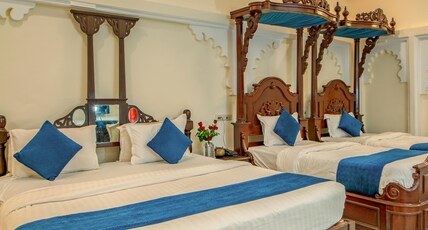 SWAROOP VILAS - LAKE FACING BOUTIQUE HOTEL Room Type - Family AC Suite