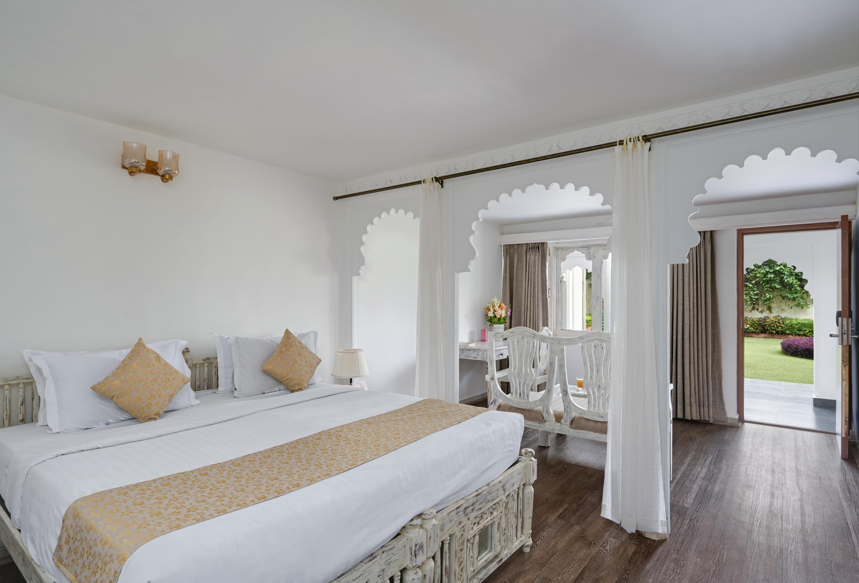 SWAROOP VILAS - LAKE FACING BOUTIQUE HOTEL Room Type - Garden Rooms below Ground level