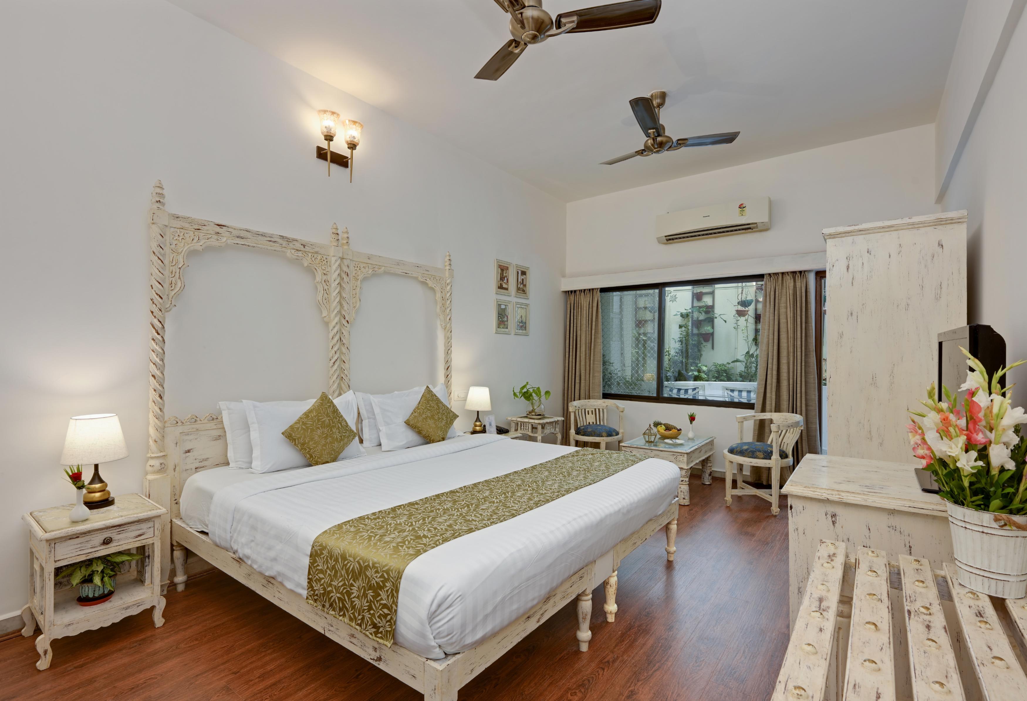 SWAROOP VILAS - LAKE FACING BOUTIQUE HOTEL Room Type - Premier rooms with Balcony (No view)