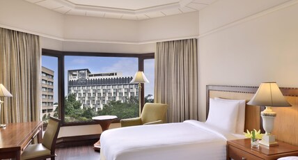 Hyderabad Marriott Hotel and Convention Centre Room Type - Deluxe Twin with Bathtub