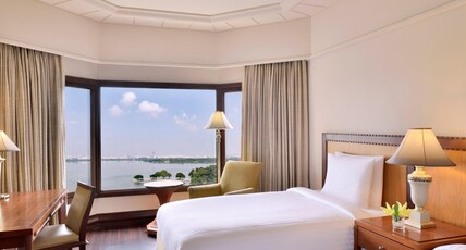 Hyderabad Marriott Hotel and Convention Centre Room Type - Executive Lake View Twin with Bathtub & Lounge Access Hyderabad Marriott Hotel and Convention Centre Room Type - Executive Lake View Twin with Bathtub & Lounge Access