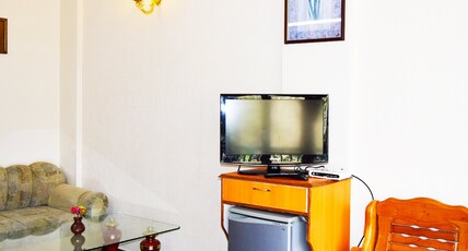 Hotel President- pure Veg (Centrally AC) Room Type - President Suite Room- pure veg. Hotel President- pure Veg (Centrally AC) Room Type - President Suite Room- pure veg.