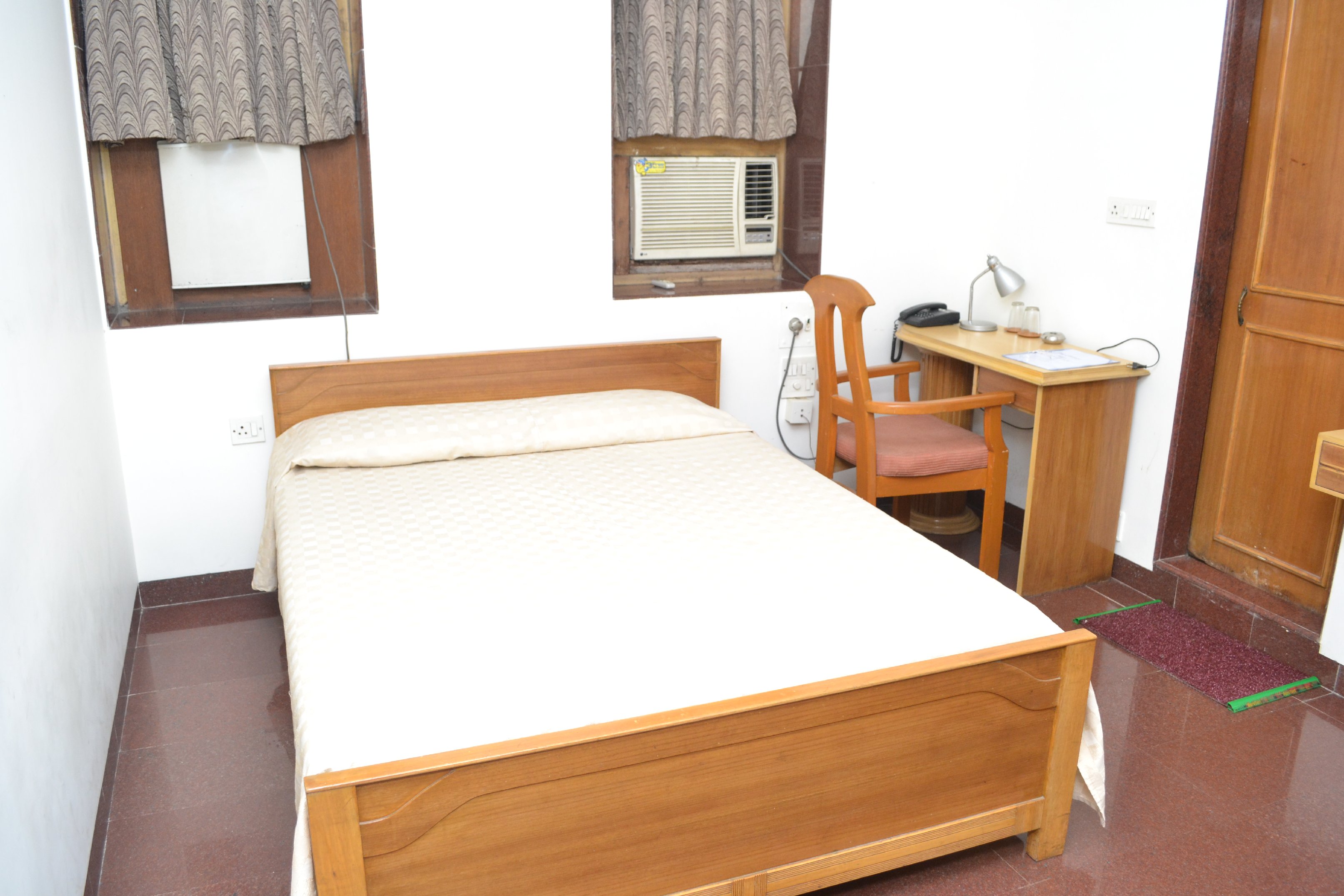 The Cottage - Luxury Corporate Hotel Room Type - Deluxe Medium