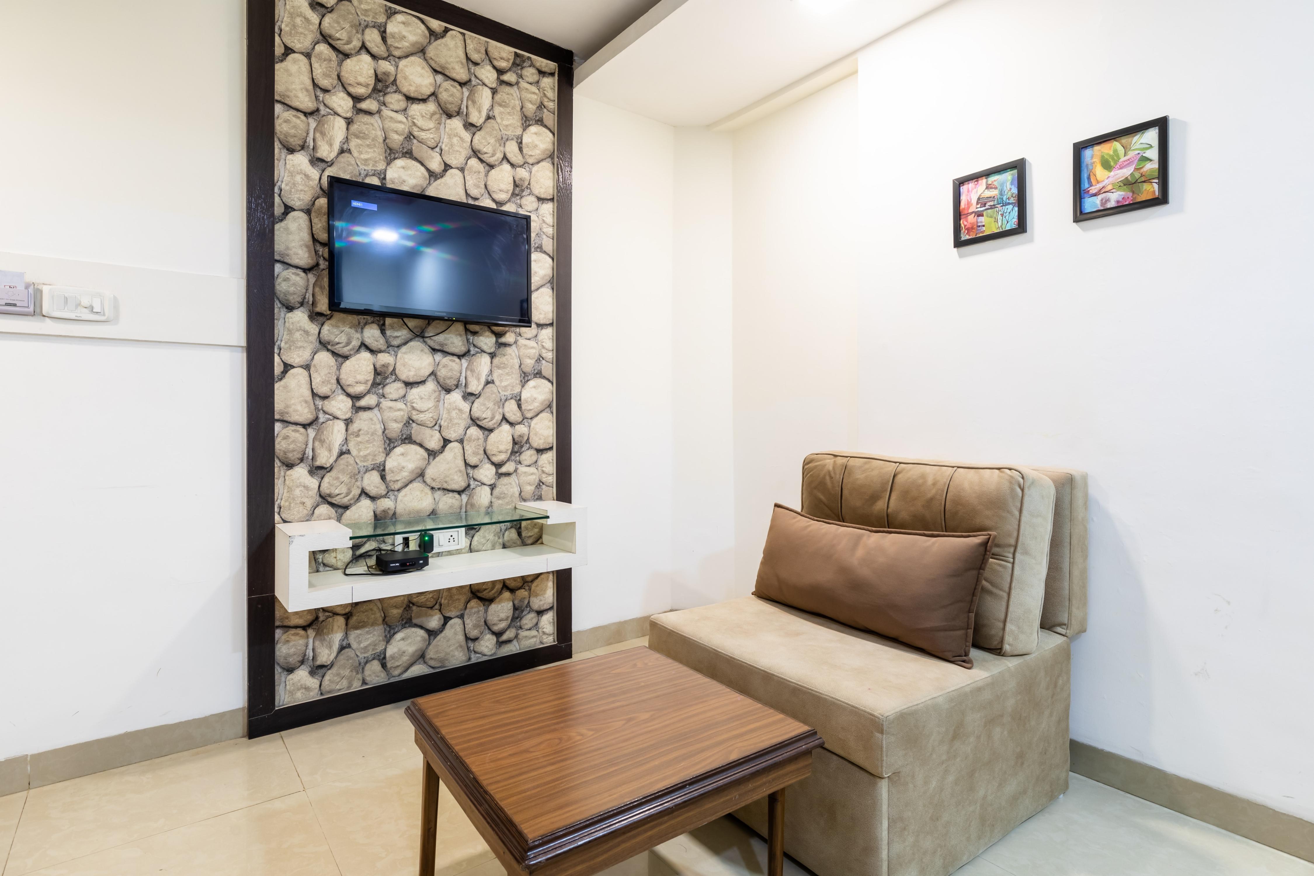 Hotel Kalinga - Tap to explore photos