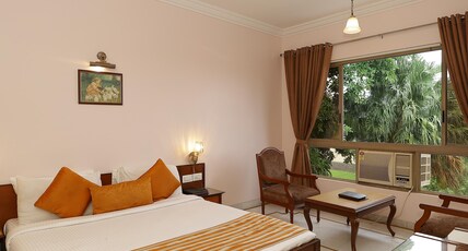 Kailash Parbat Room Type - Deluxe Double Room