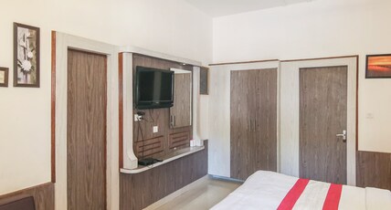 Hotel  Sidhartha-80 metres from Taj -Mahal Room Type - Standard Room AC