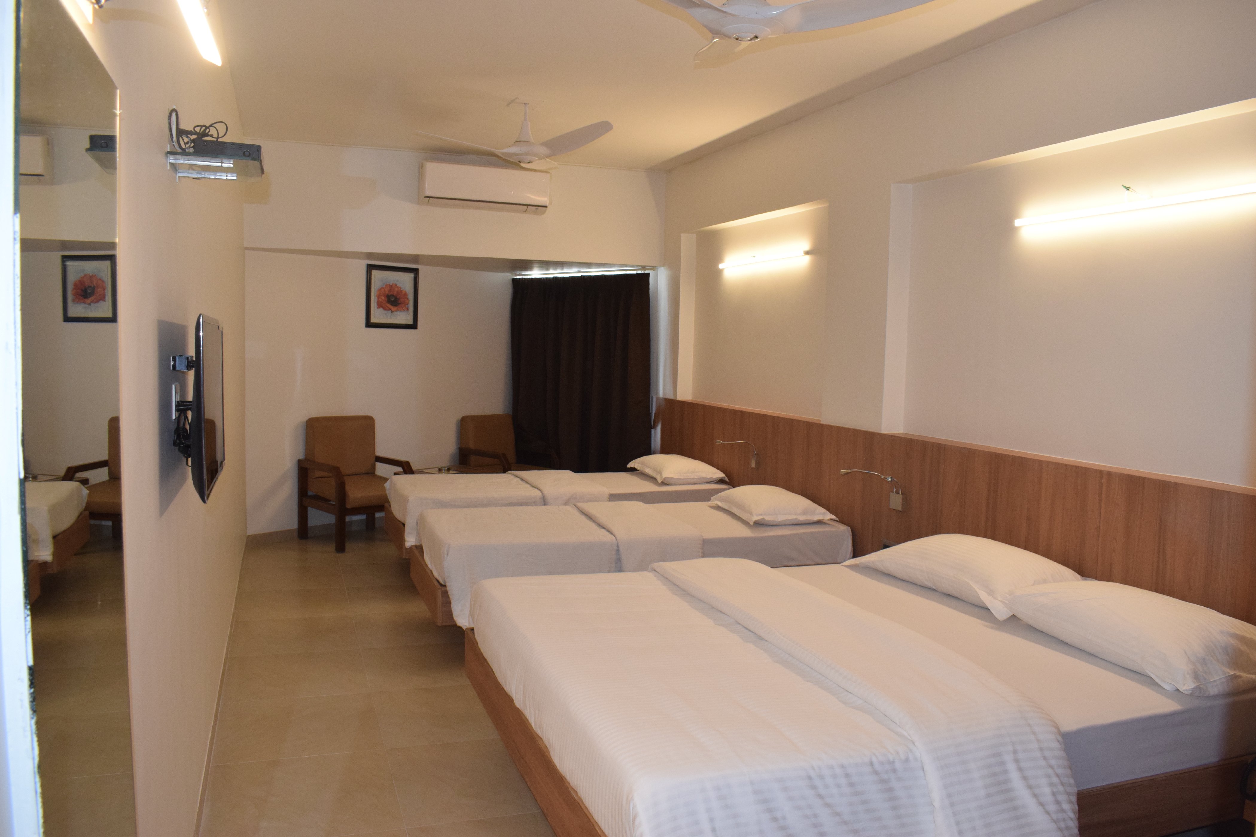 Hotel Panchavati Yatri. - Tap to explore photos