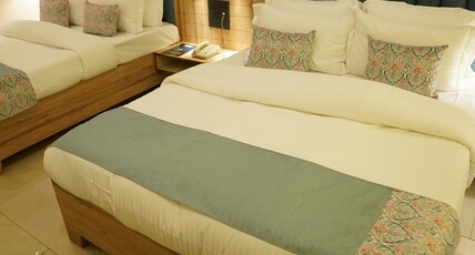 Hotel Himani's Room Type - Family Room With 2 Double Beds