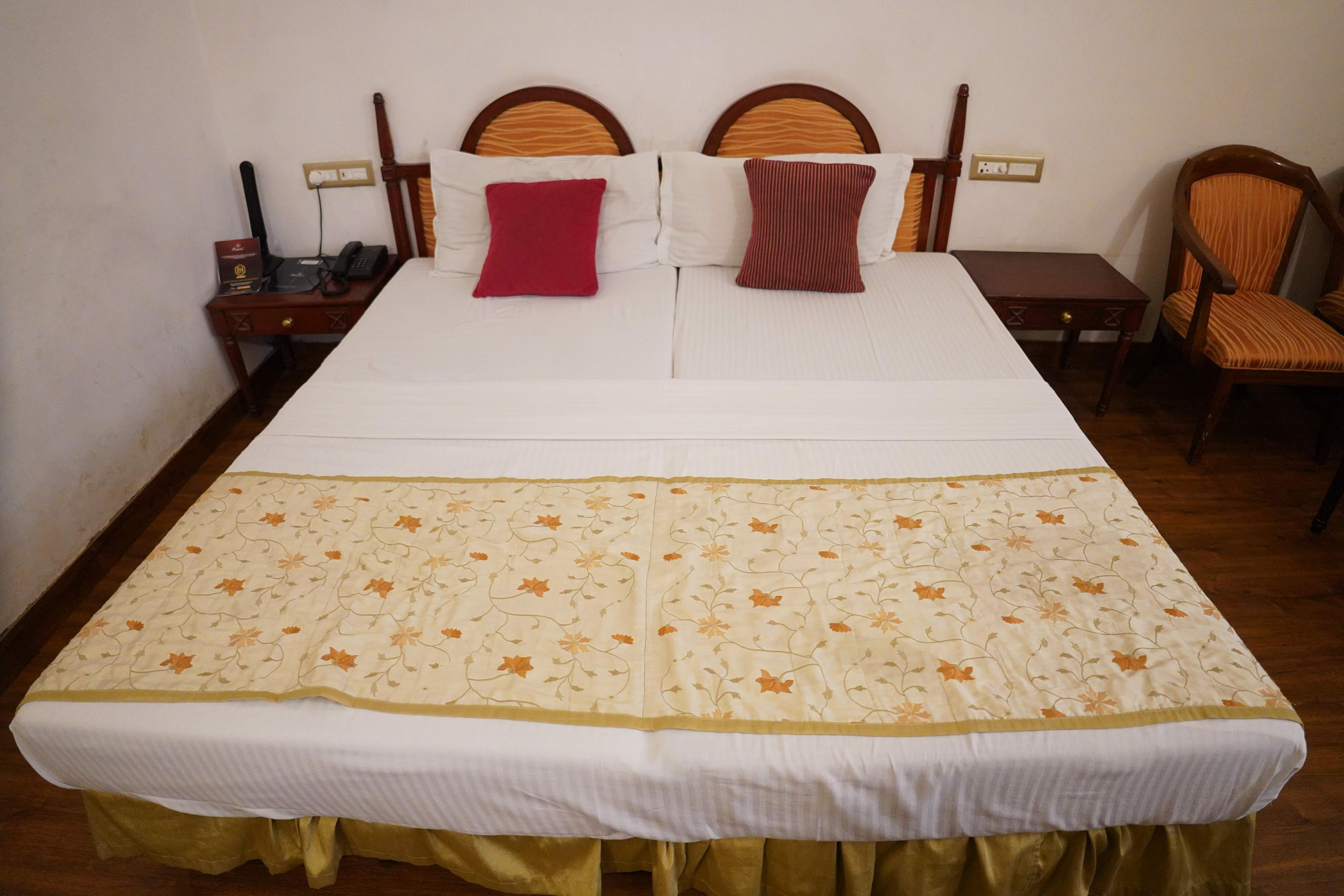 Hotel Himani's - Tap to explore photos