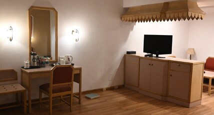 Hotel Yuvraj Palace Room Type - Deluxe Room
