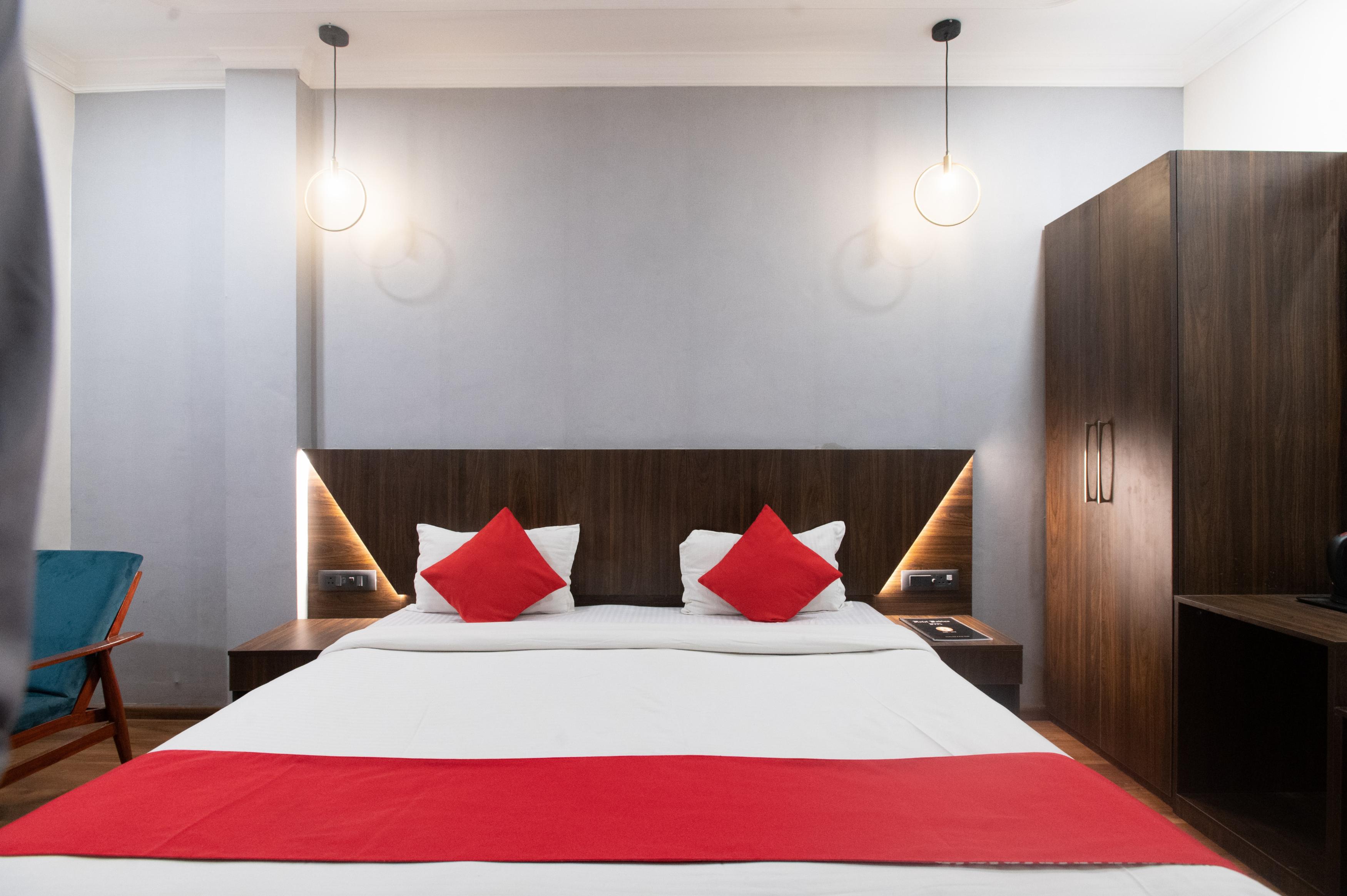 Bobina Hotel - Tap to explore photos