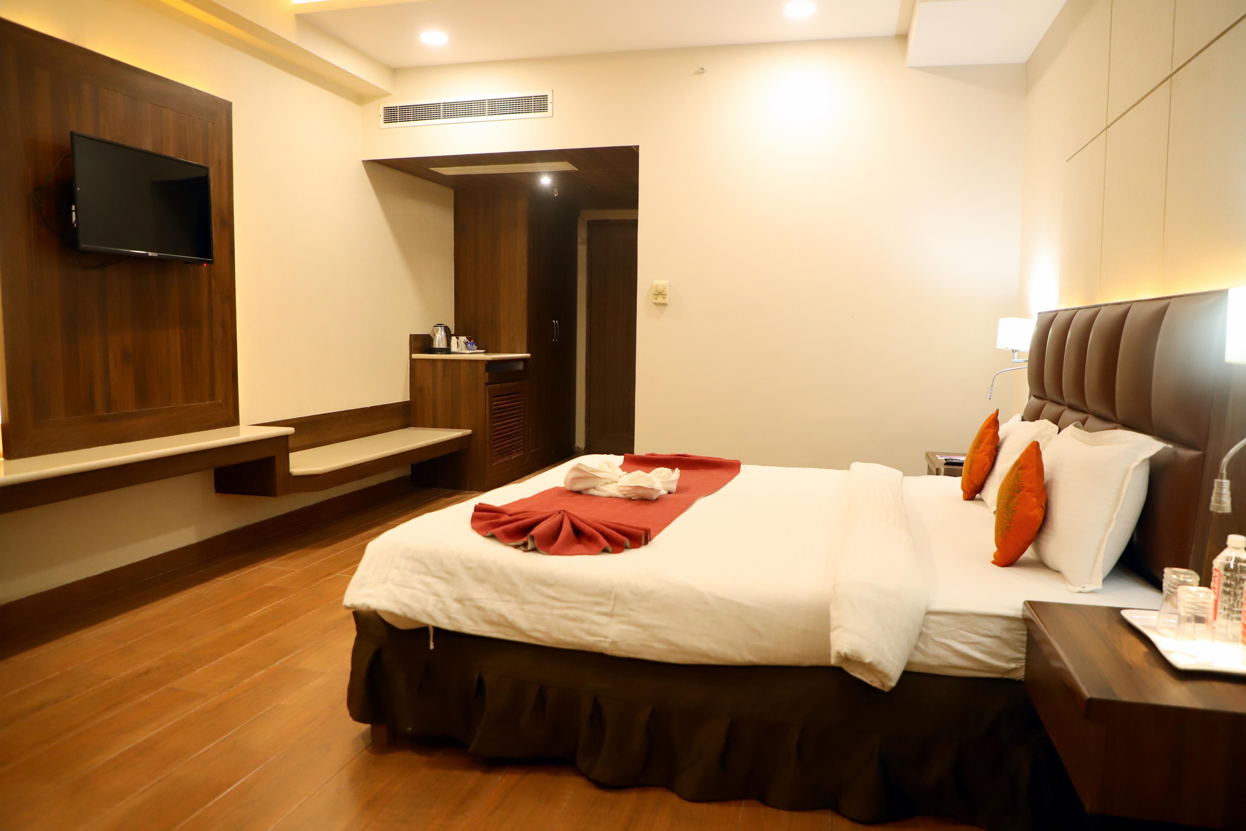 HOTEL ARUSHAN GRAND Room Type - Deluxe Rooms